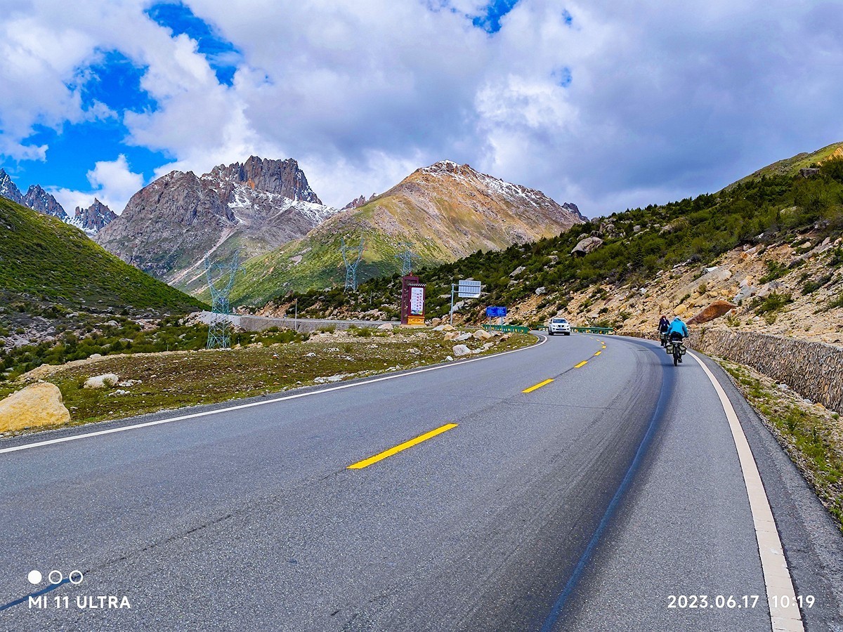借助一组川藏317的片子给摄友们拜年！
