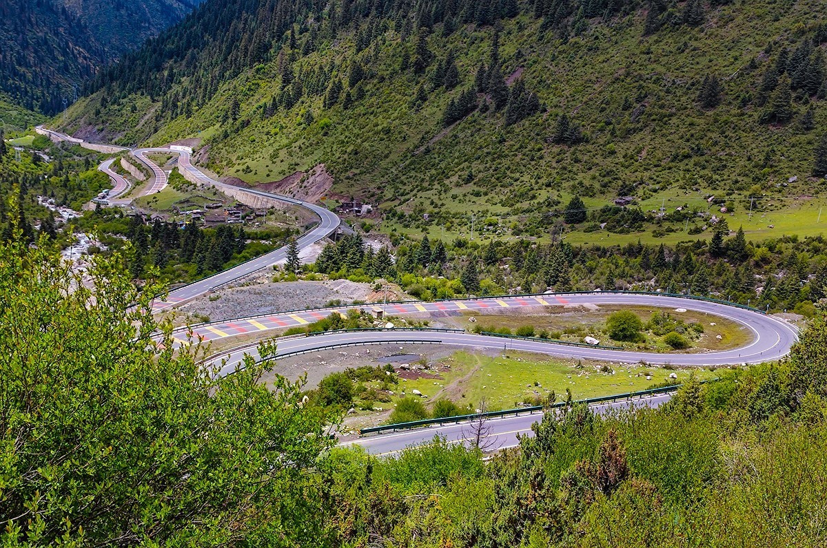 借助一组川藏317的片子给摄友们拜年！