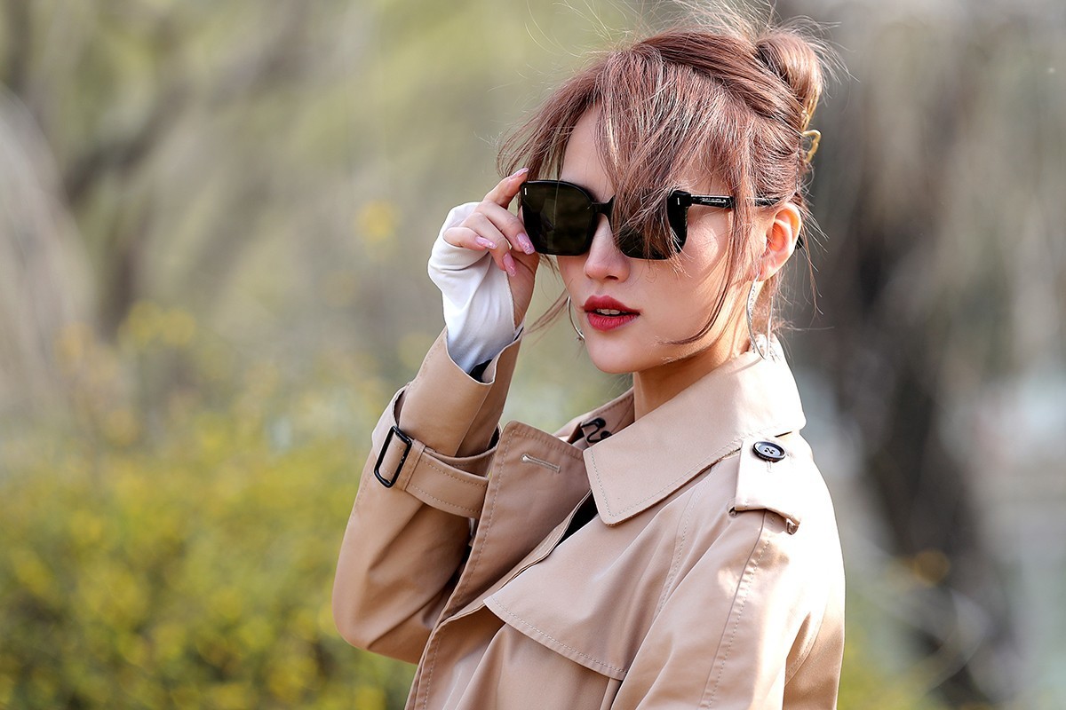 有一点酷酷的女孩