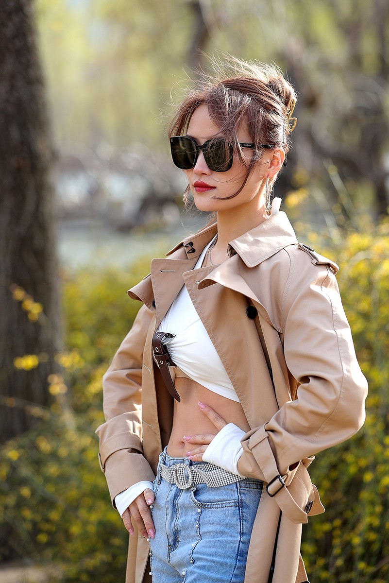 有一点酷酷的女孩