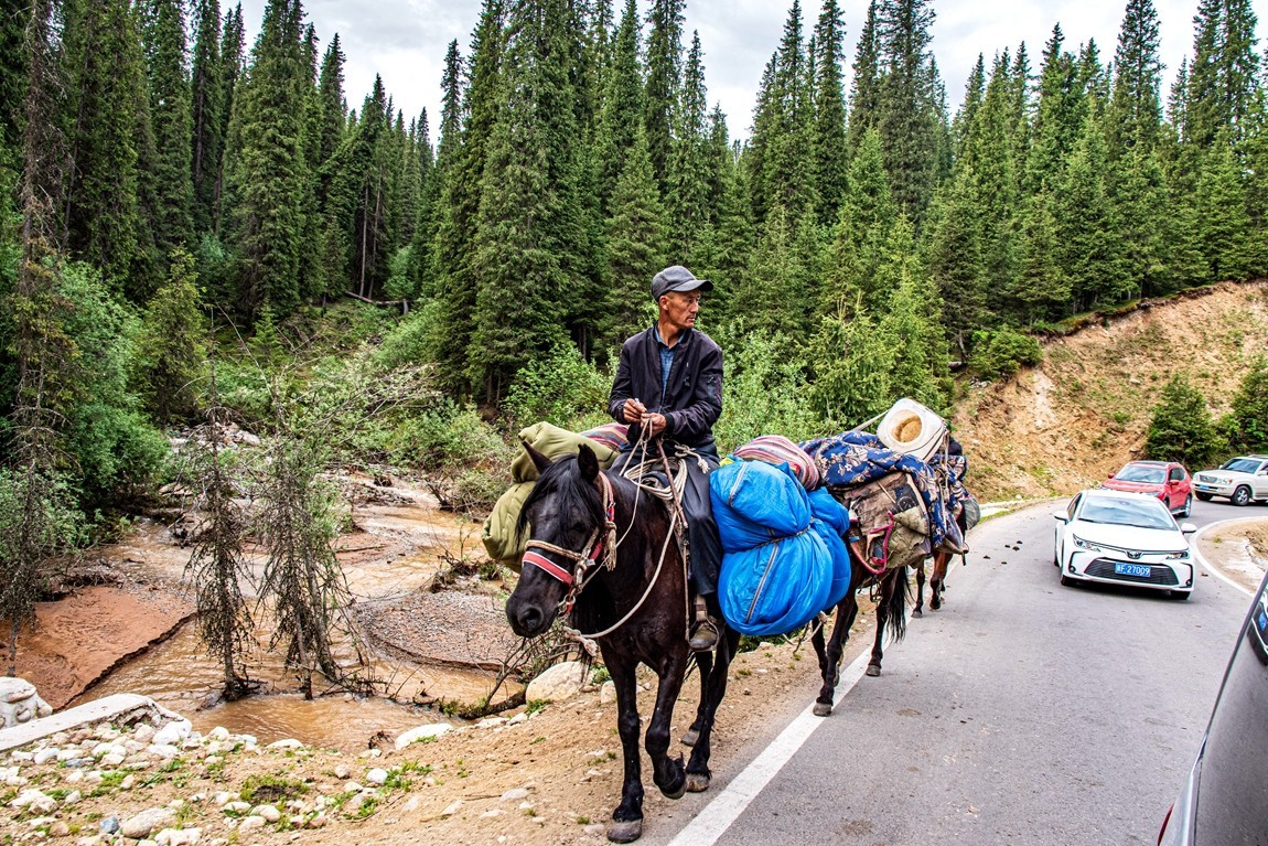 新疆行游--去琼库什台途中【1】
