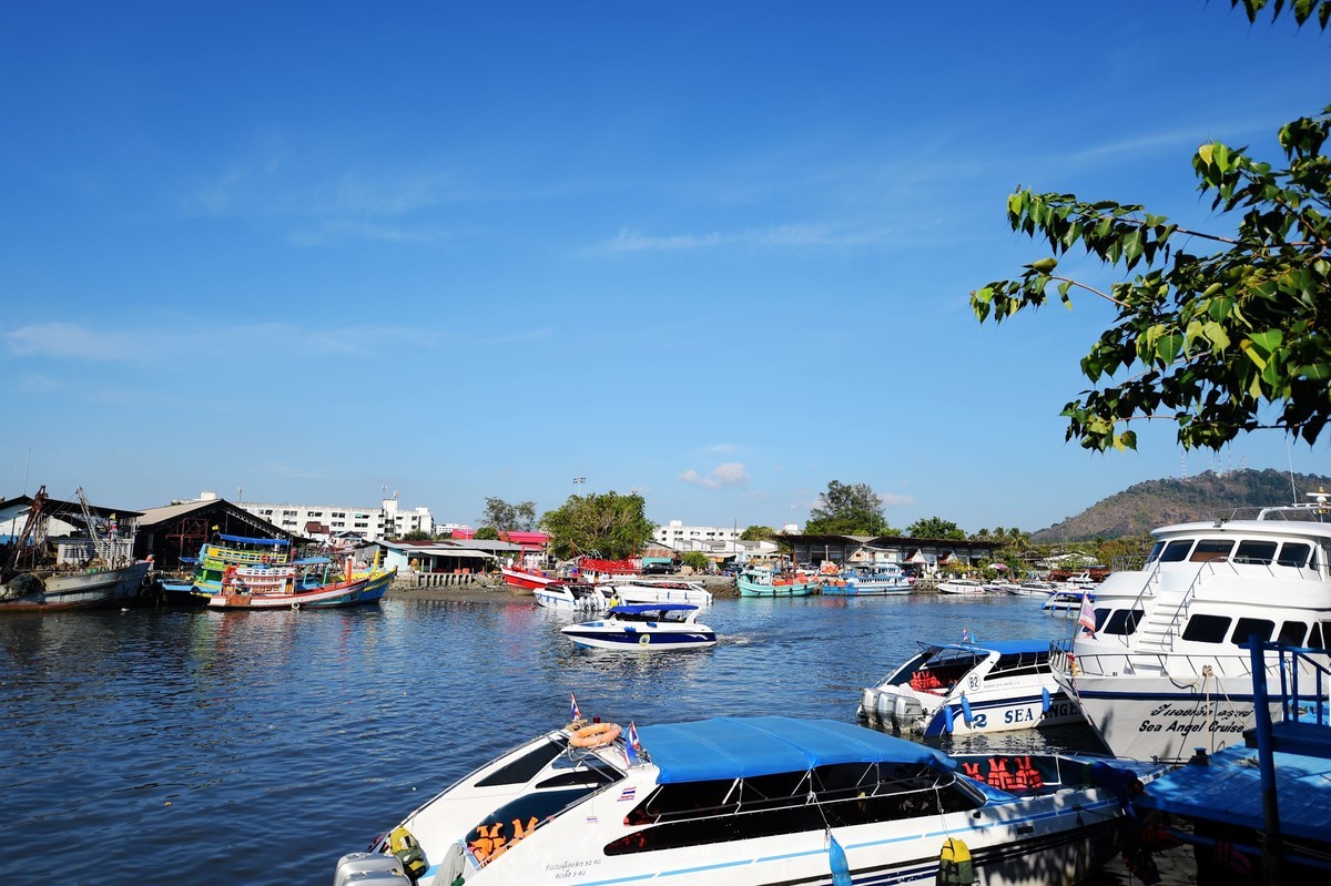 一组D4S 14-24 泰国皮皮岛海滩游艇海上风光随拍