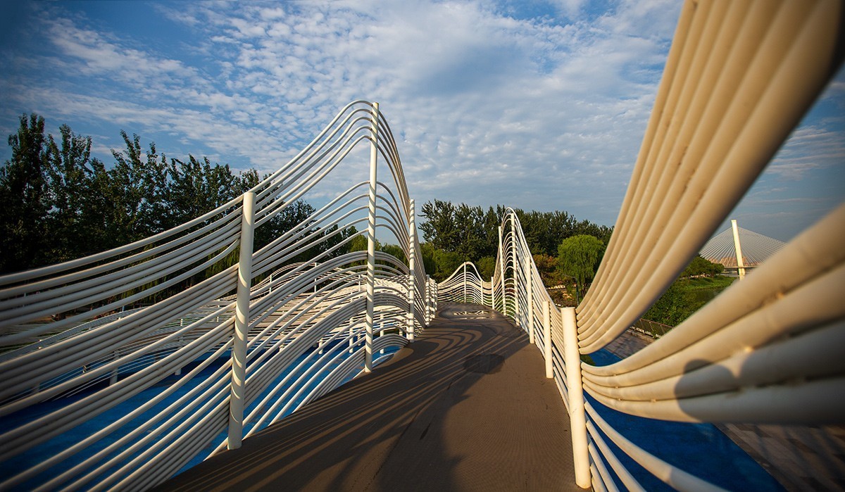 湿地有座山水桥