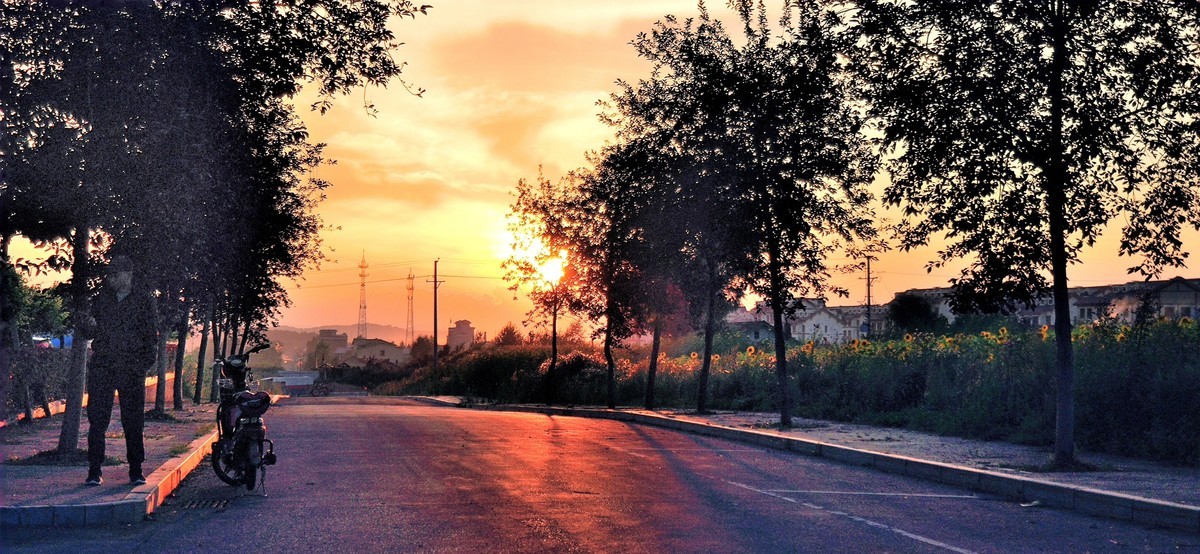 金秋的晚霞（手机随拍）