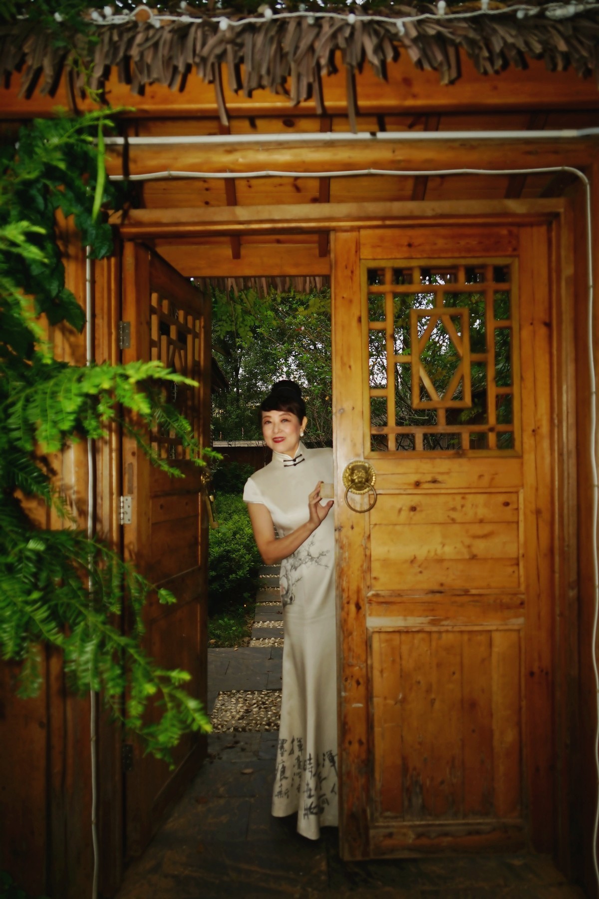 室内环境人像---蜜泉湖休假的美女！