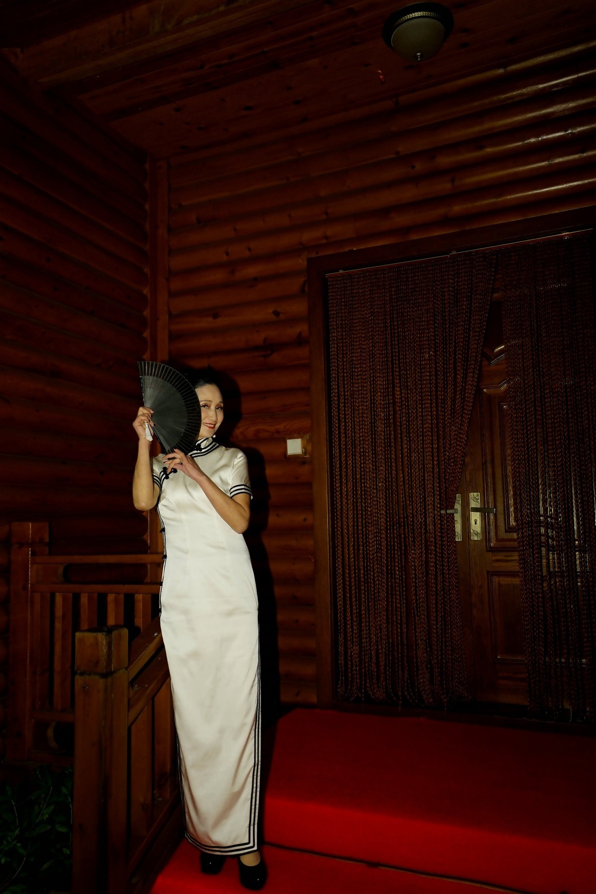 室内环境人像---蜜泉湖休假的美女！