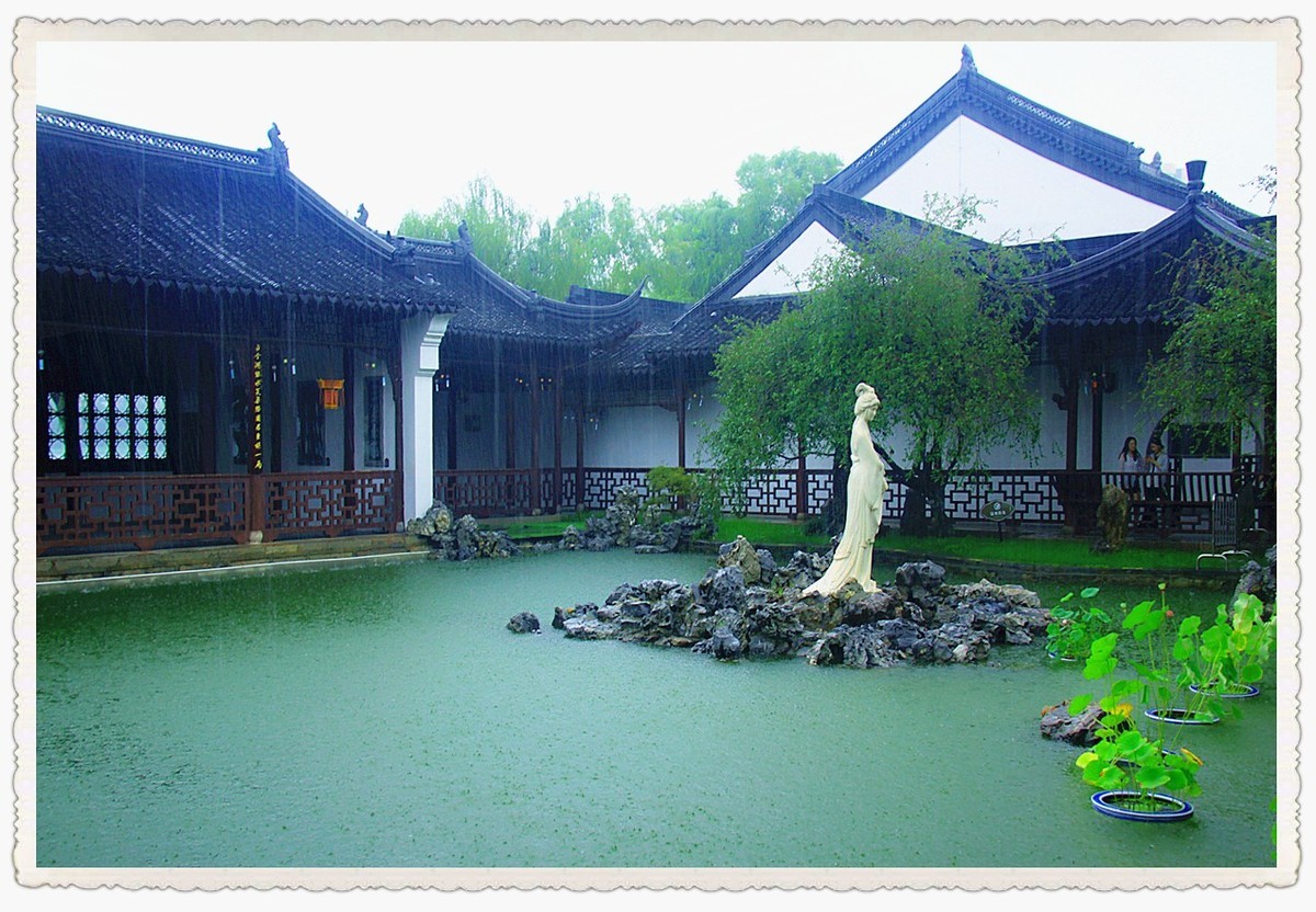 偶遇七月的狂风暴雨