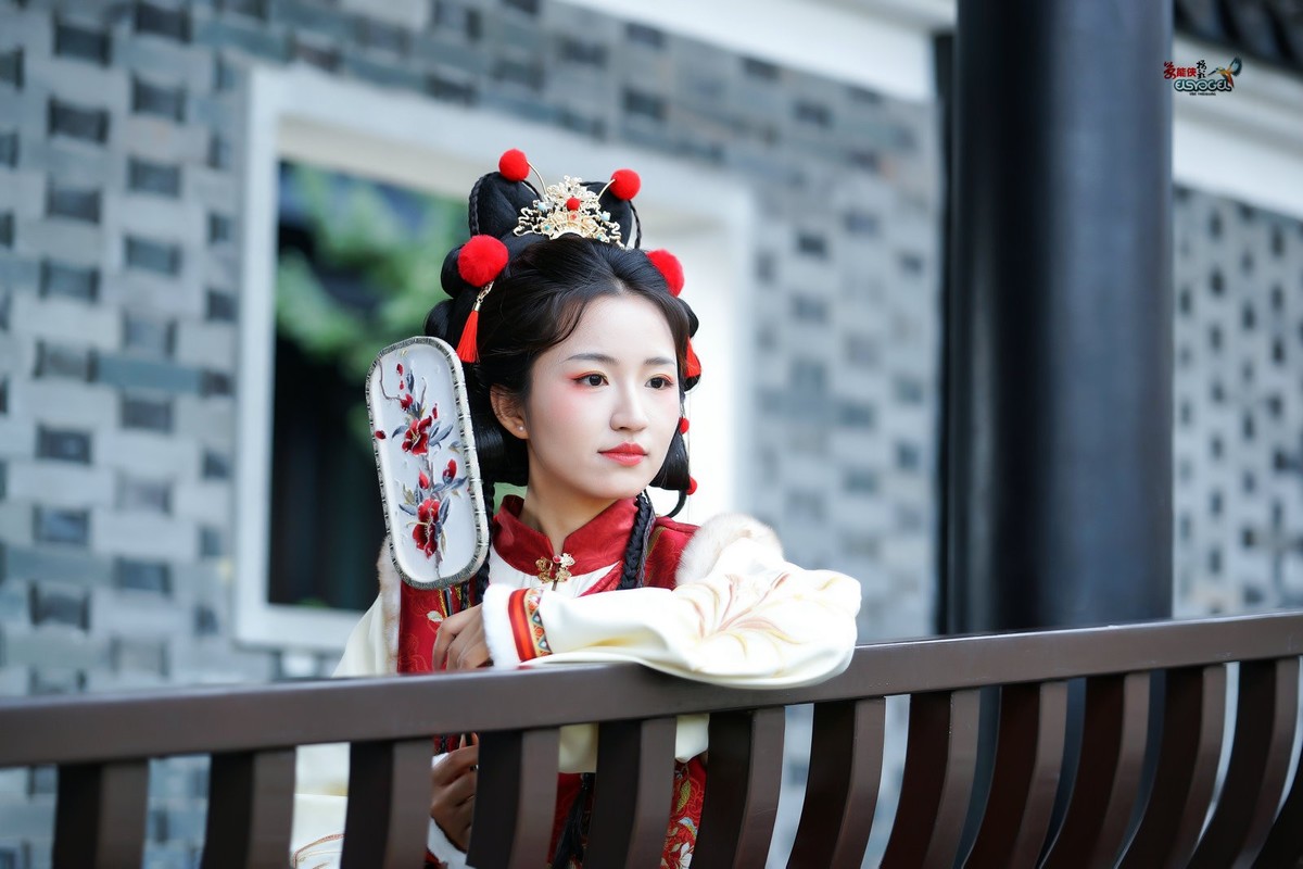 【可爱小财神少女】---君君