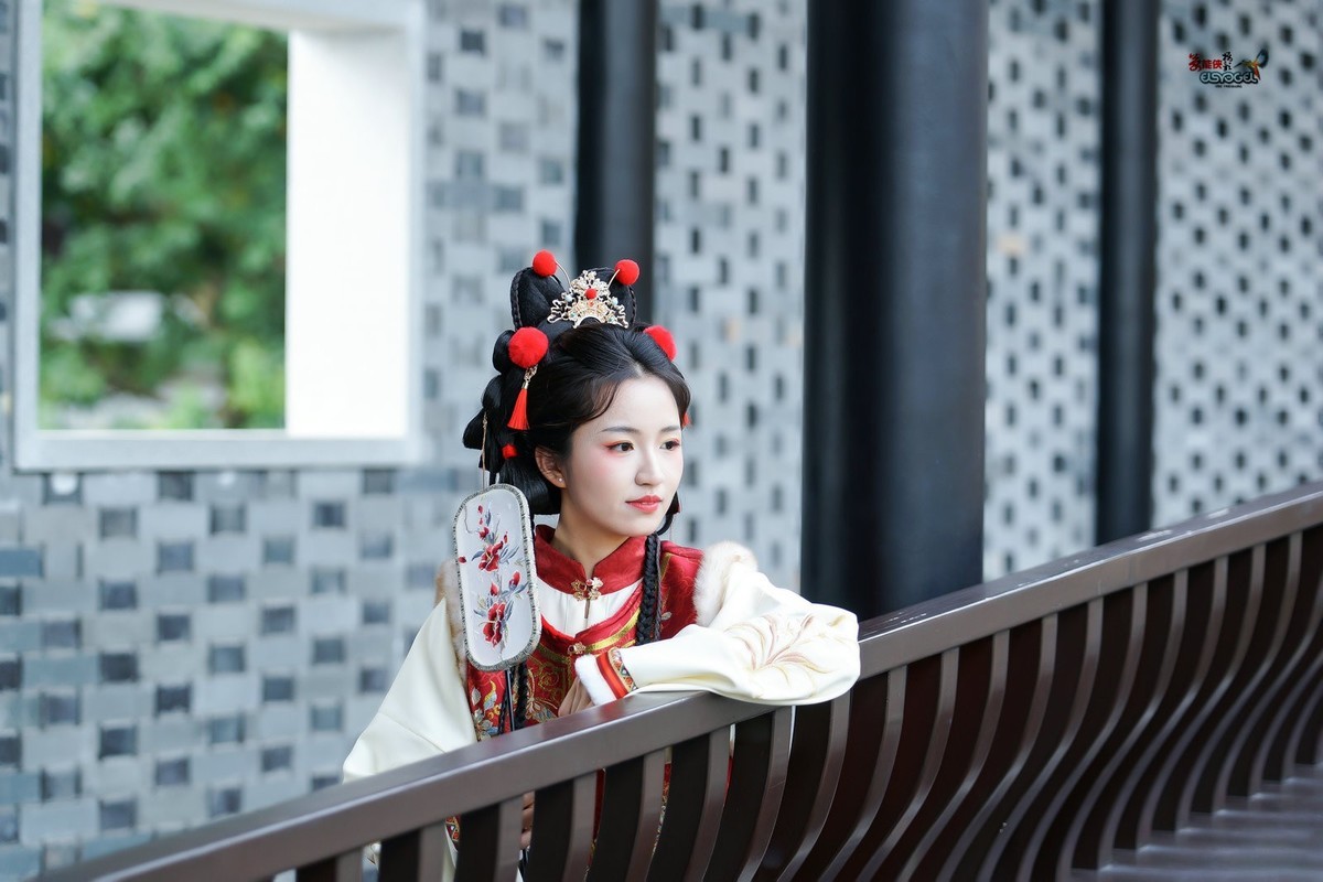 【可爱小财神少女】---君君