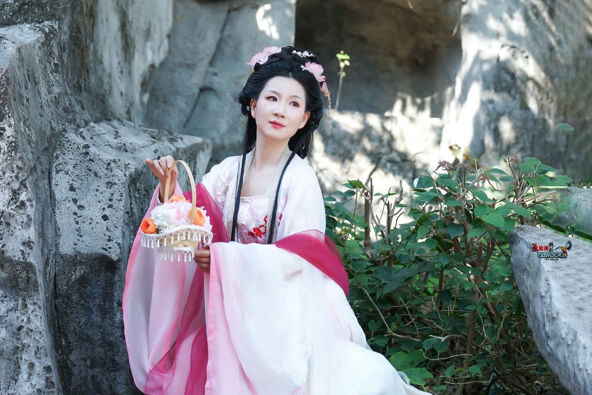 【神山仙女】--- 婉灵