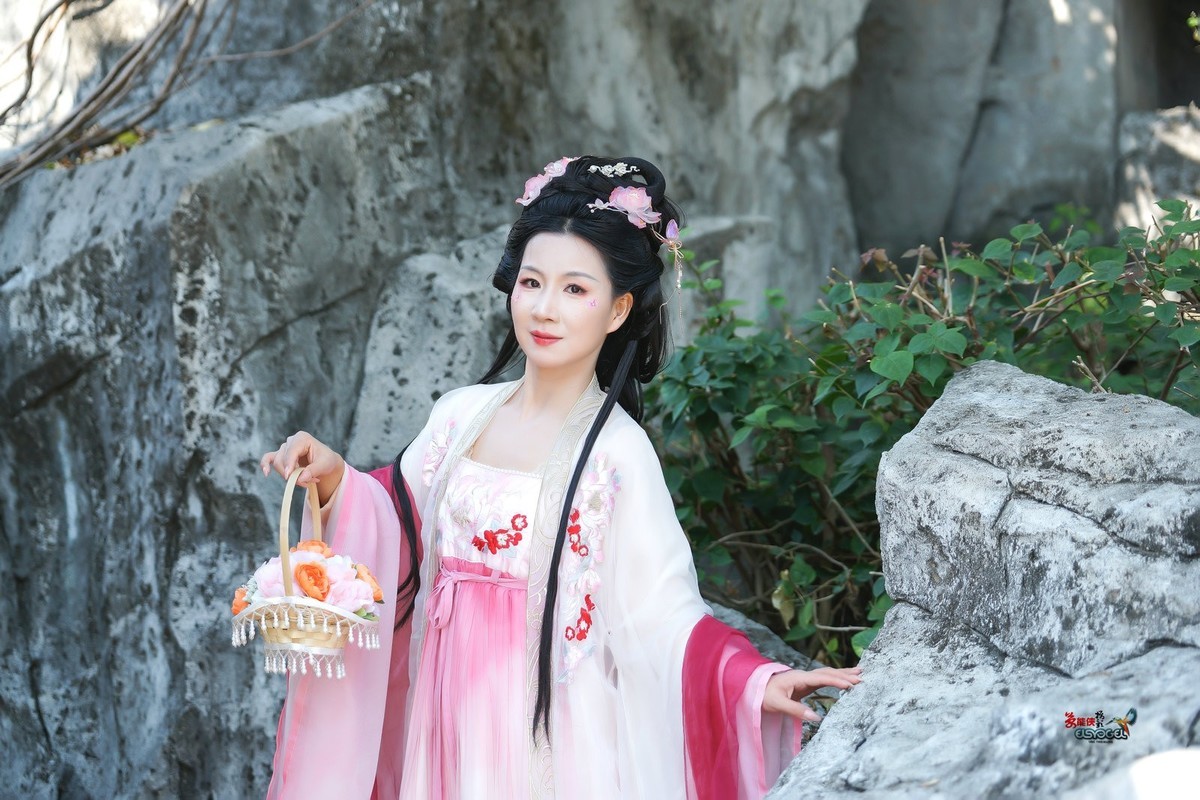 【神山仙女】--- 婉灵