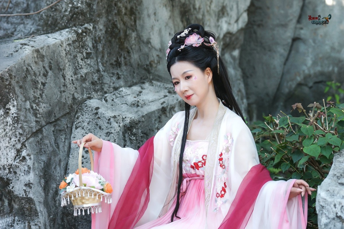 【神山仙女】--- 婉灵