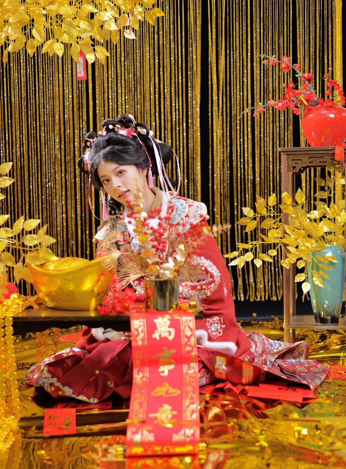 拜年粘∶祝长沙星空(中国)版主们及摄友们给您拜年，蛇年大吉，万事如意！