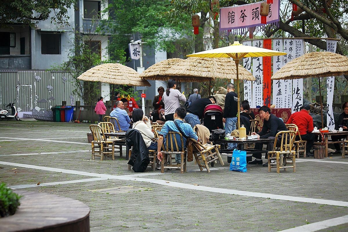 嘉陵江边