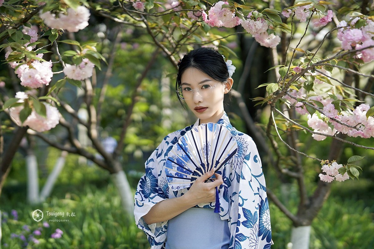 故乡的樱花开了之鹿鹿