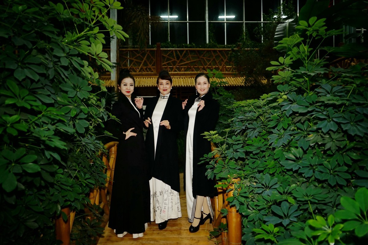 室内环境人像---蜜泉湖休假的美女！