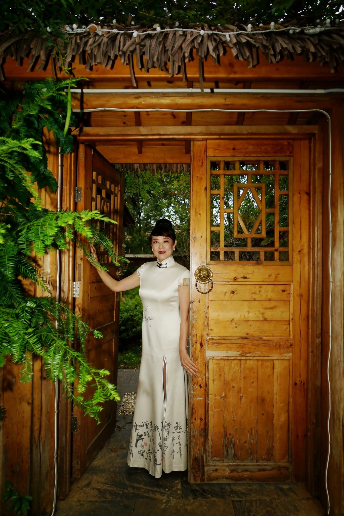 室内环境人像---蜜泉湖休假的美女！