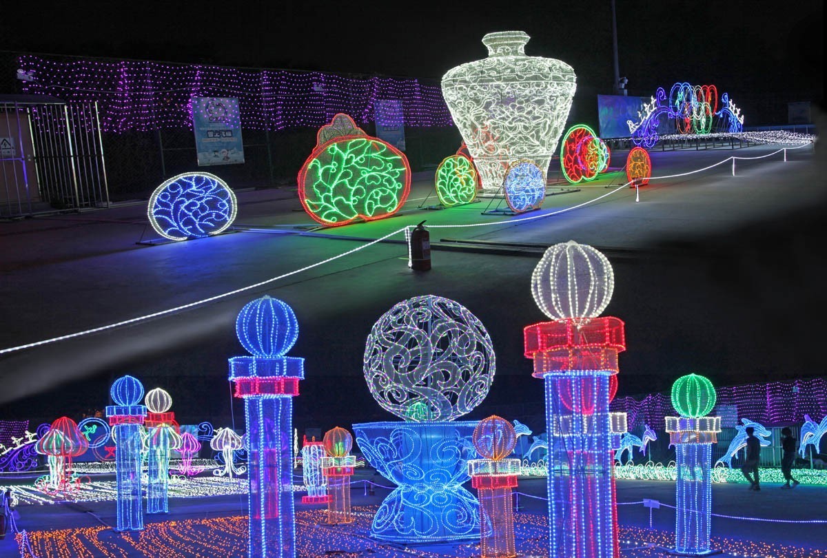 灯光璀璨翘夏日