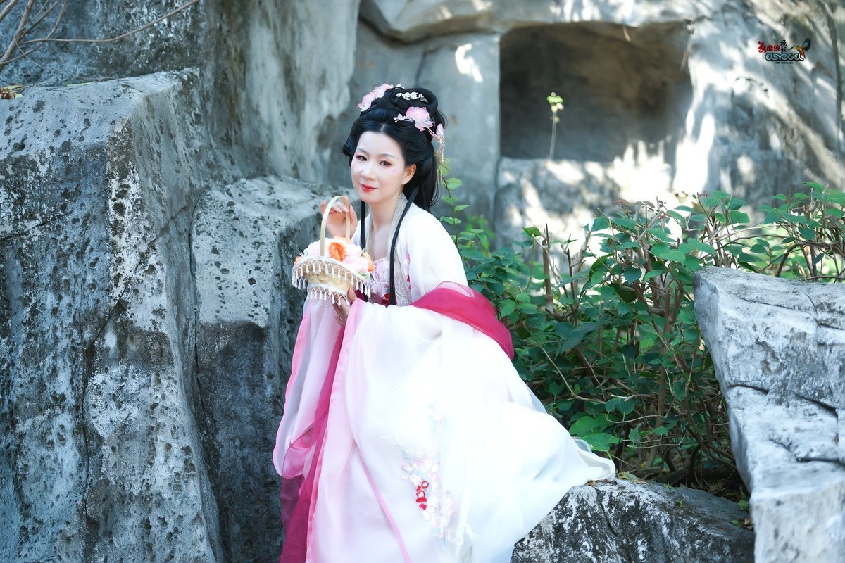 【神山仙女】--- 婉灵