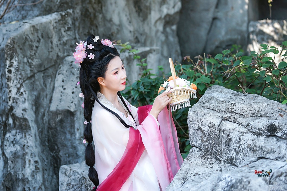 【神山仙女】--- 婉灵