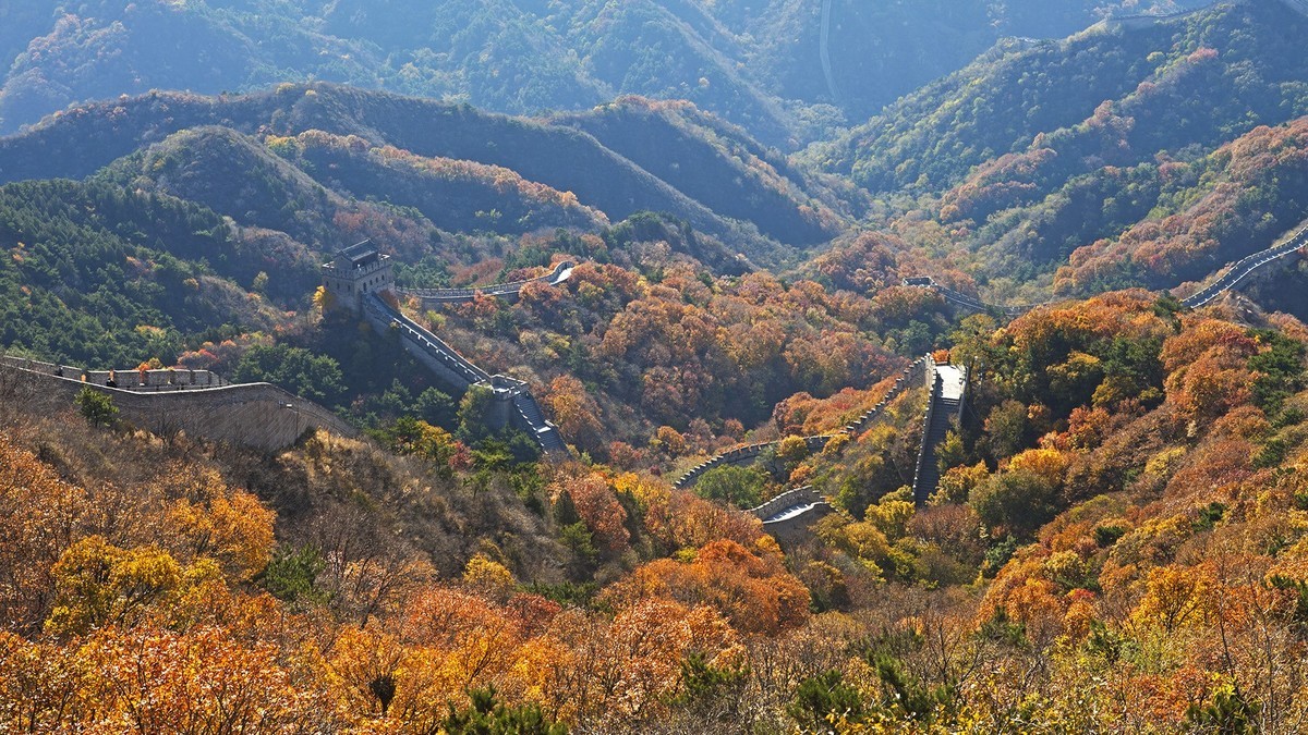 满山红叶映长城—八达岭长城