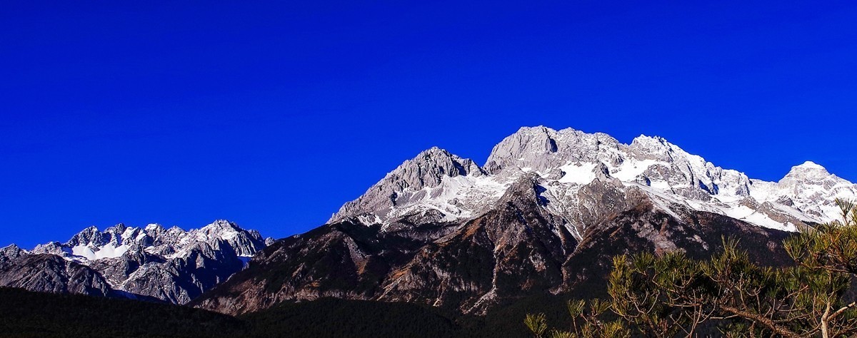 呈一组【玉龙雪山】恭祝老朋友元宵节团团圆圆，幸福安康！！【告假帖】】