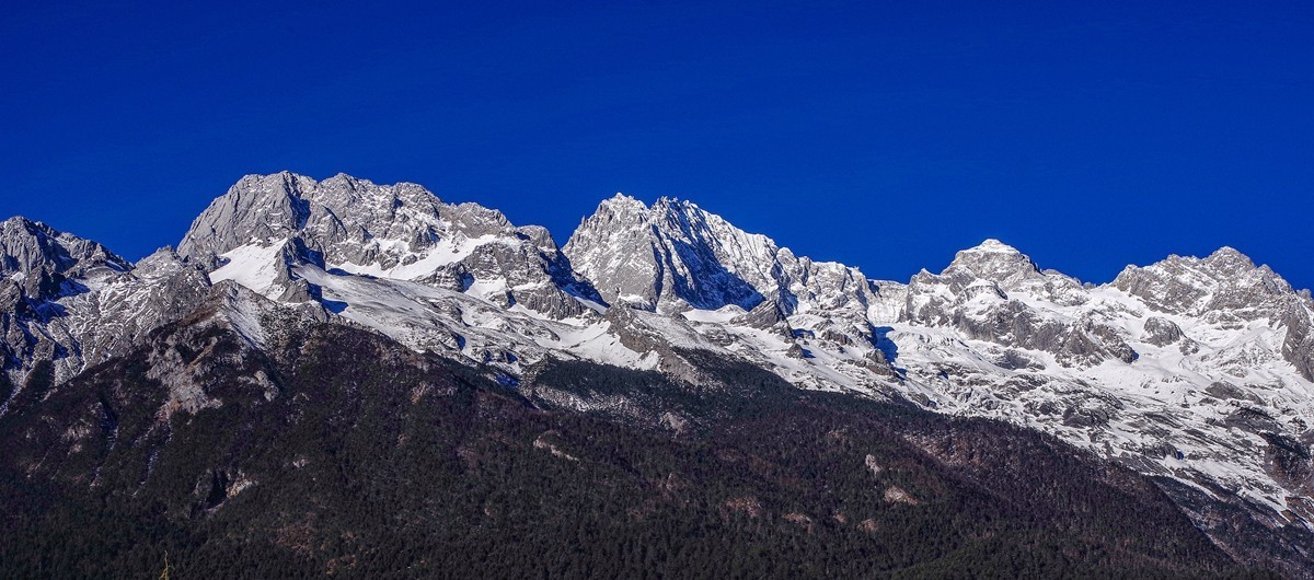 呈一组【玉龙雪山】恭祝老朋友元宵节团团圆圆，幸福安康！！【告假帖】】
