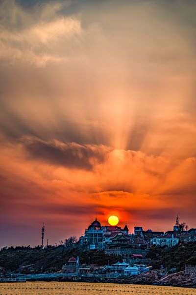 青岛第一海水浴场的落日霞光