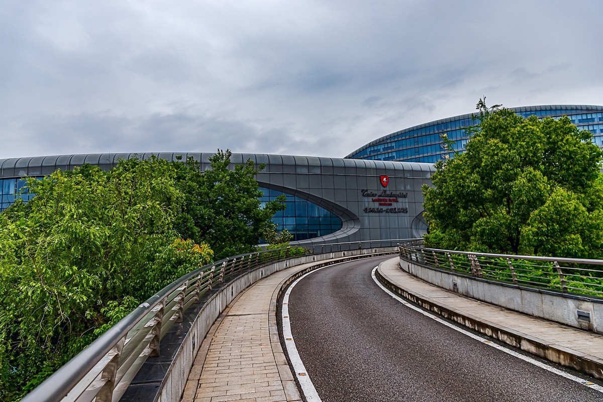 旅游记录 ：湖北 · 黄石 · 托尼洛 · 兰博基尼酒店