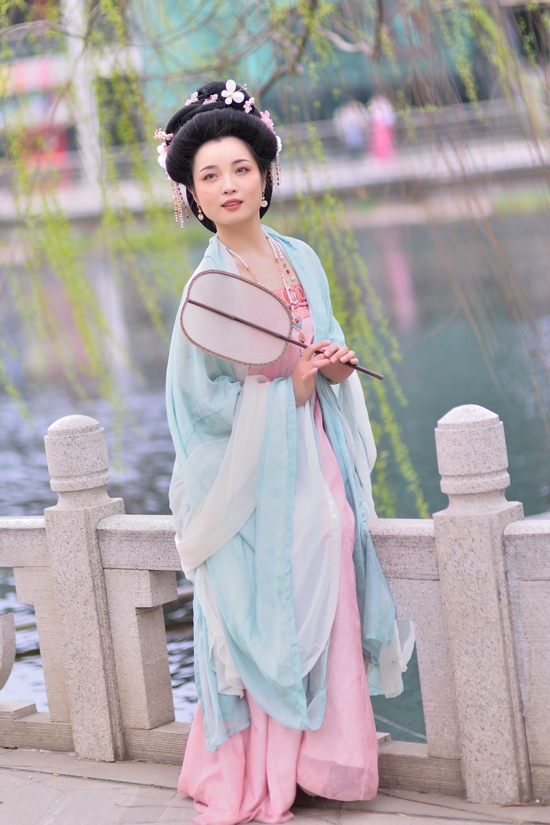 【视觉光影】 环 境 人 像 （11）