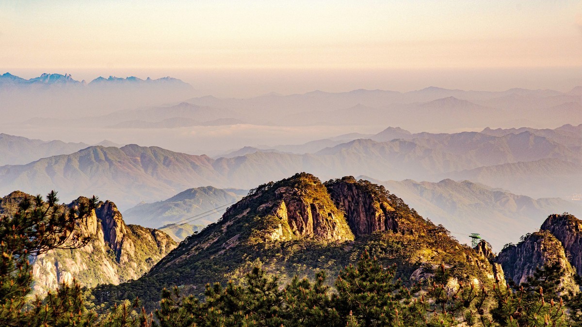 黄山--峰峦随镜入画图【1】
