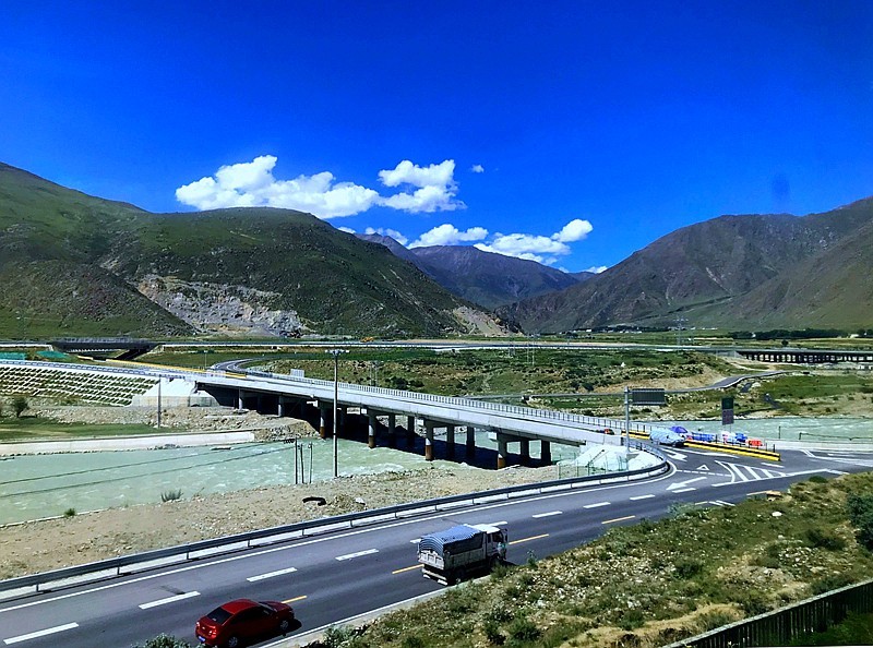 【不老松：游摄纪实】：〔02〕西藏风情！初识兰天、白雲、青山、雪山！