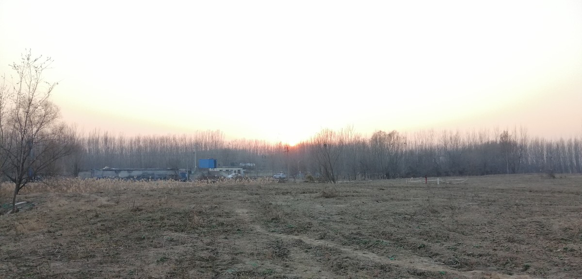 零下三度荒原中的小工屋