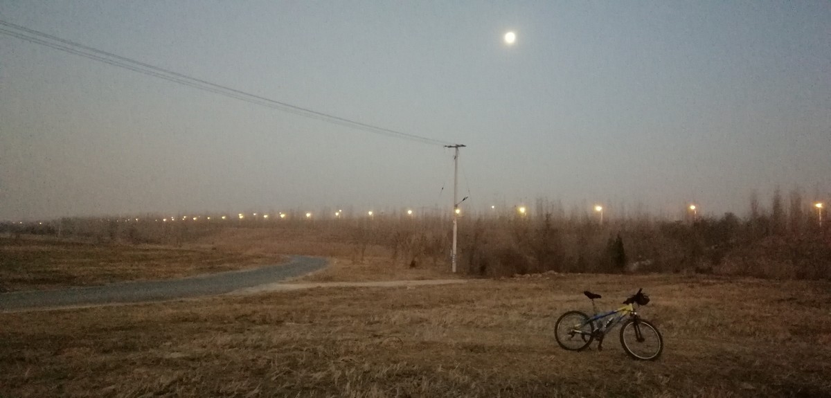 零下三度荒原中的小工屋