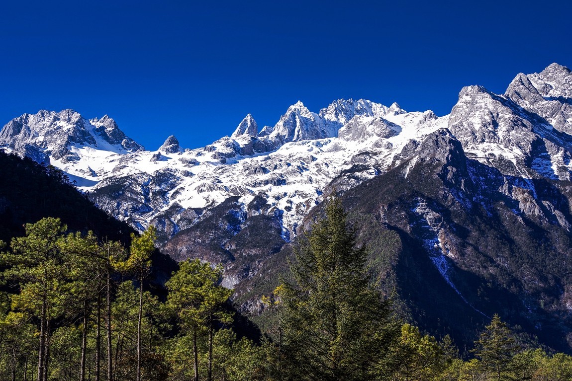 呈一组【玉龙雪山】恭祝老朋友元宵节团团圆圆，幸福安康！！【告假帖】】