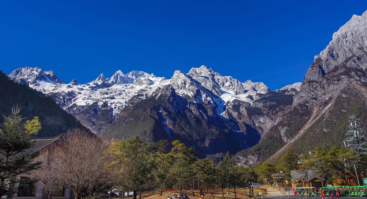 呈一组【玉龙雪山】恭祝老朋友元宵节团团圆圆，幸福安康！！【告假帖】】