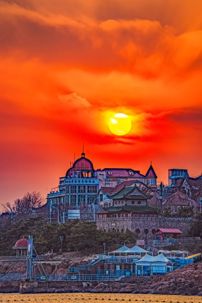 青岛第一海水浴场的落日霞光