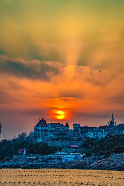 青岛第一海水浴场的落日霞光