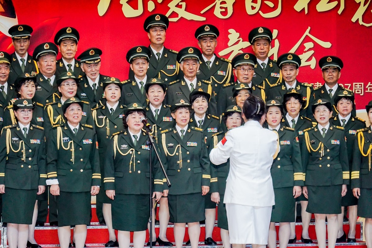 社区迎八一文艺演出 四