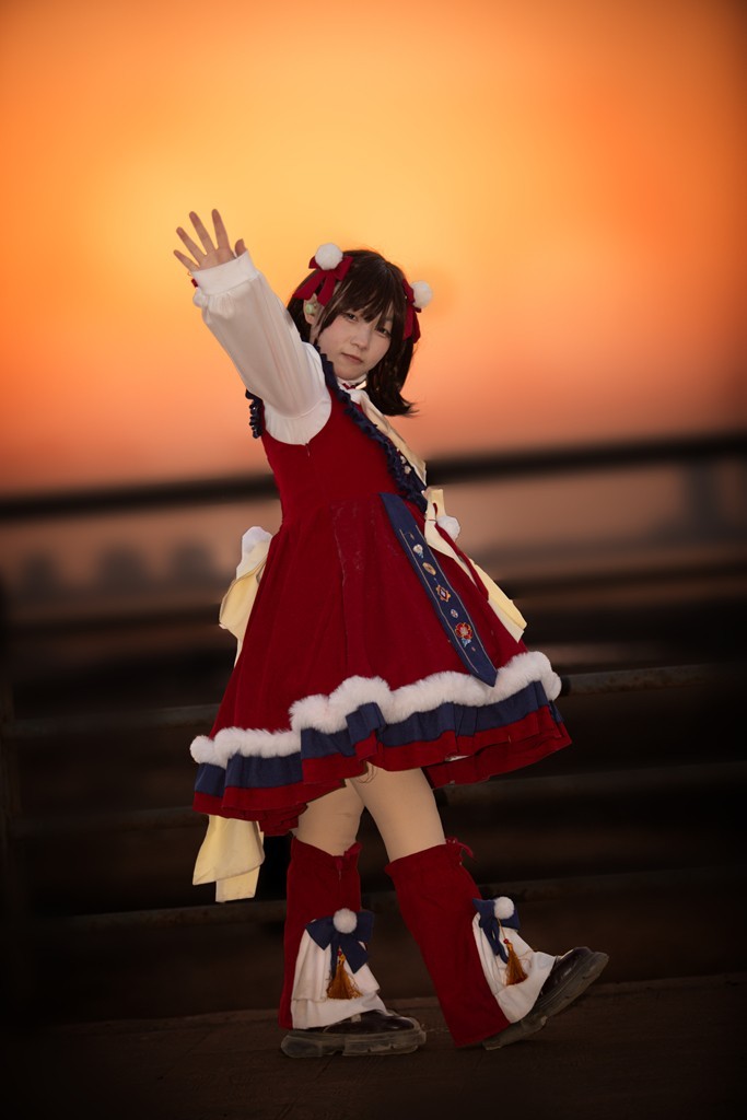 夕阳下的小萝莉