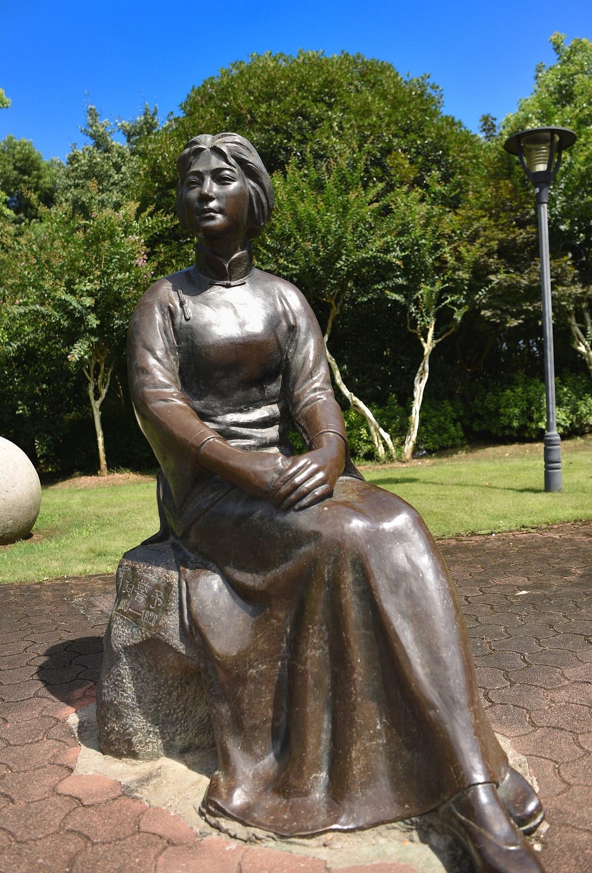 长沙《谁主沉浮》群雕：毛 泽东与湘籍战友