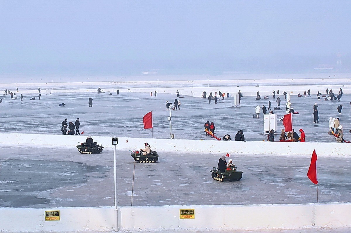 江畔  四九雾霾天