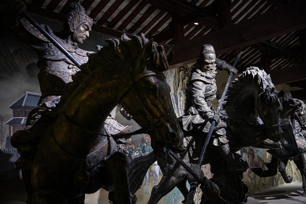 邹晓洁《阆中古镇寻张飞》