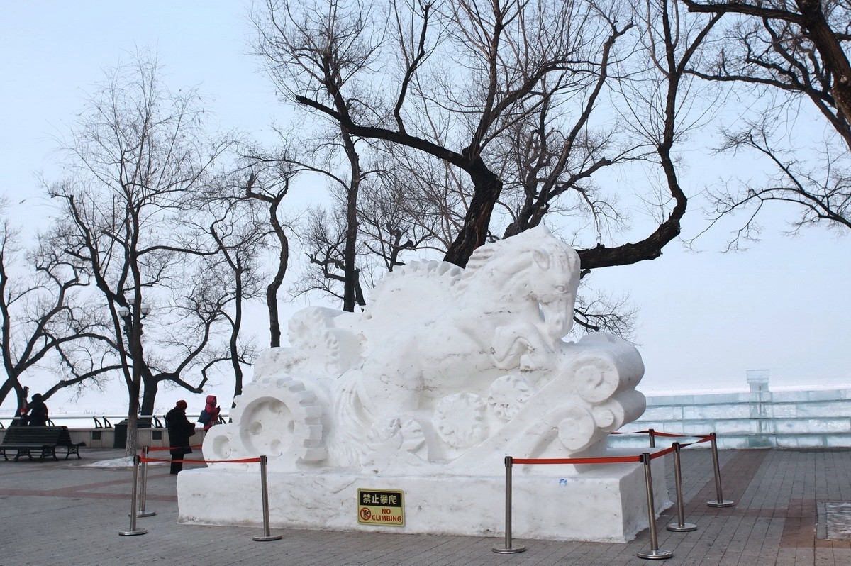 江畔  四九雾霾天