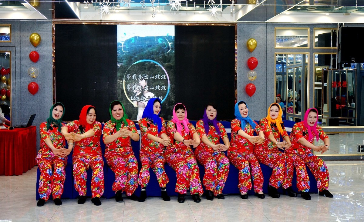 室内环境人像---年会上的美女！