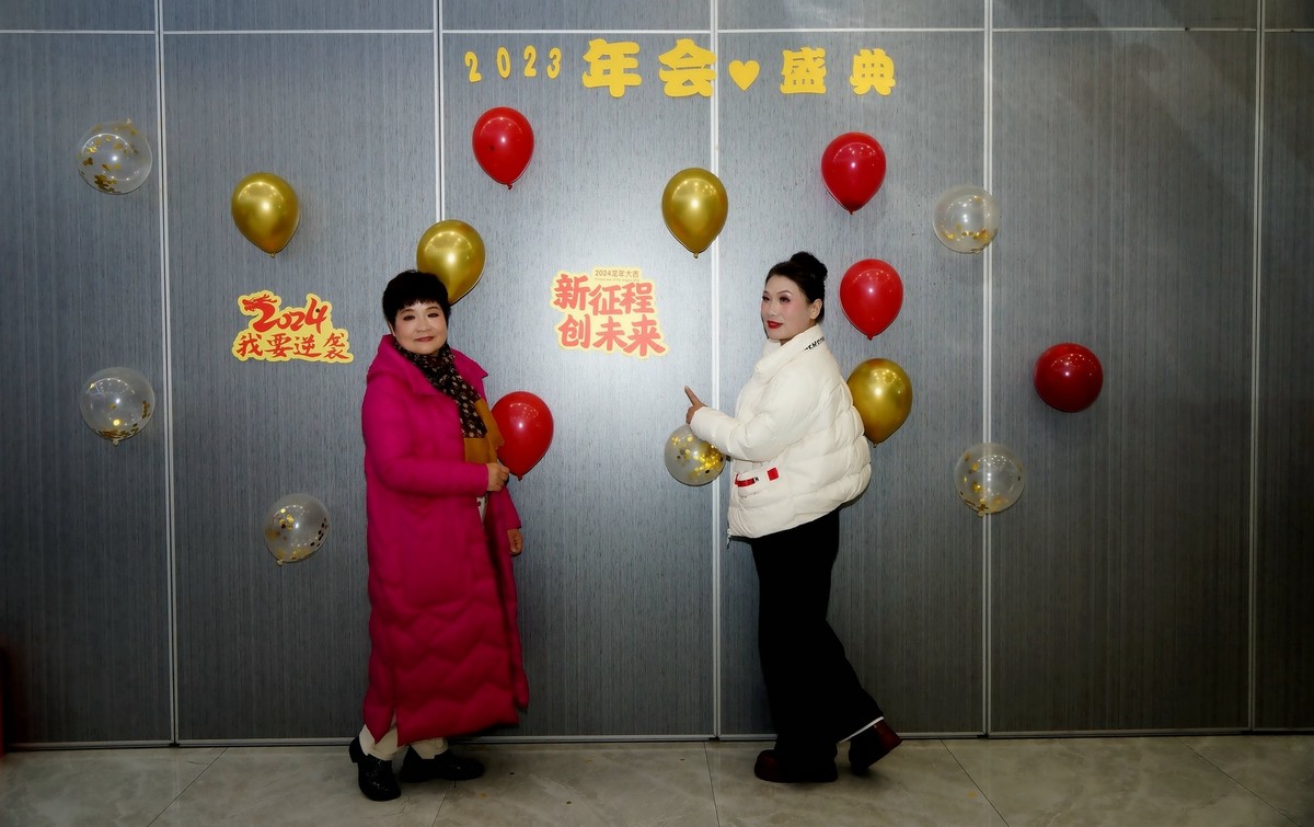 室内环境人像---年会上的美女！