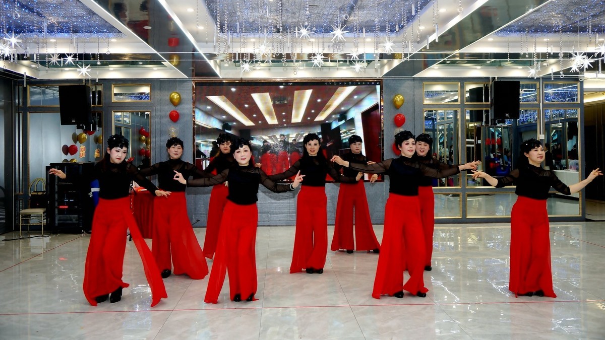 室内环境人像---年会上的美女！