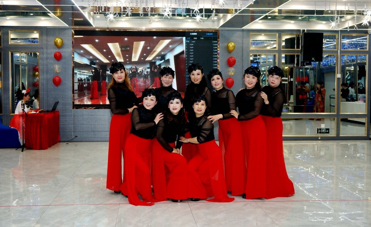 室内环境人像---年会上的美女！