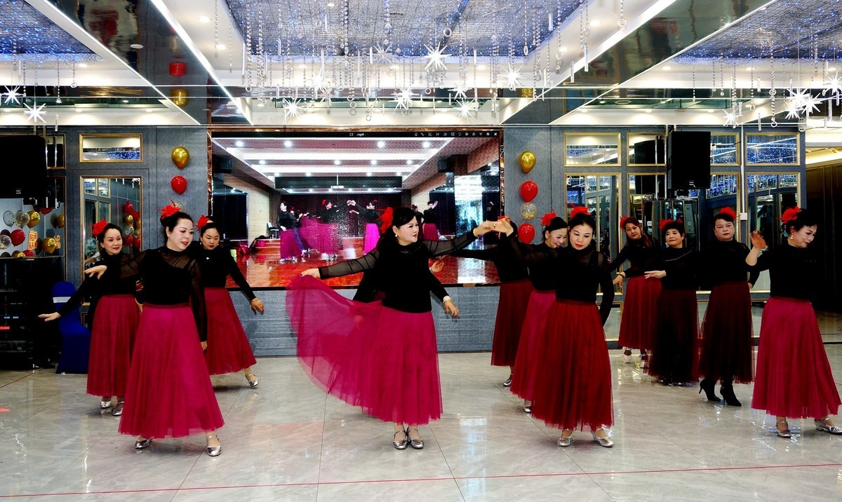 室内环境人像---年会上的美女！