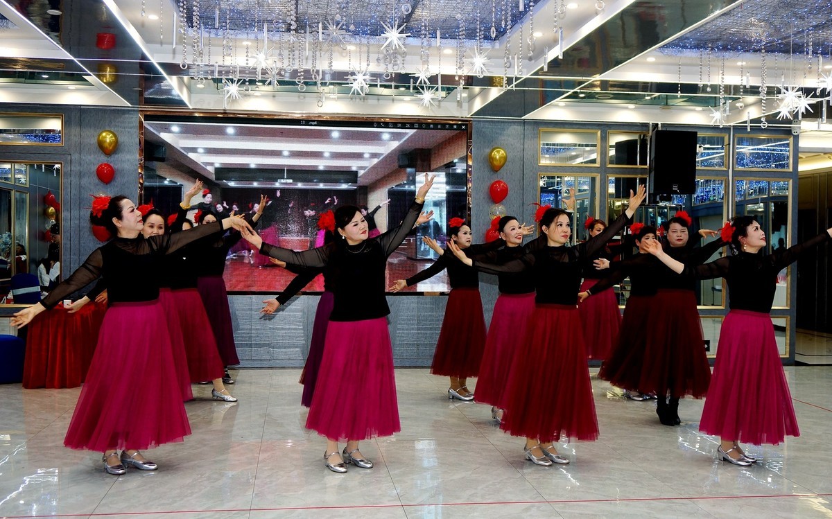 室内环境人像---年会上的美女！